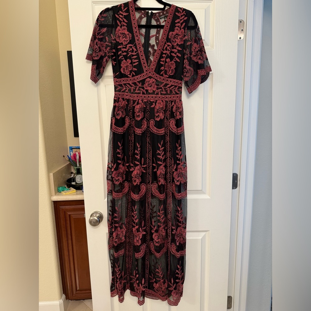 Honey Punch sheer crochet black red maxi lace floral dress small - Picture 2 of 5